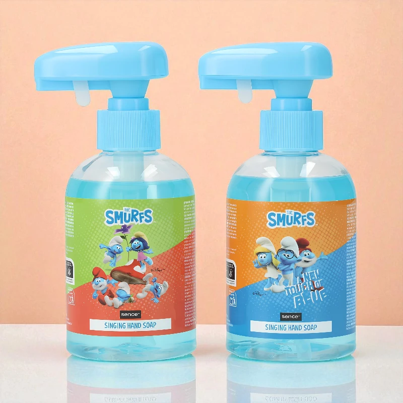 2045558-Assortiment-de-2-savons-pour-les-mains-Schtroumpfs-250-ml-Film-chantant.webp Lot de 6 : Assortiment de 2 Savons pour les Mains Les Schtroumpfs – 250 ml – Image 1