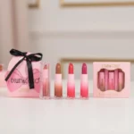 Présentoir de 6 :🎀 Le Cadeau Idéal : Kits "3 Couleurs Lip Stick Set" - Kevin & Coco 💄