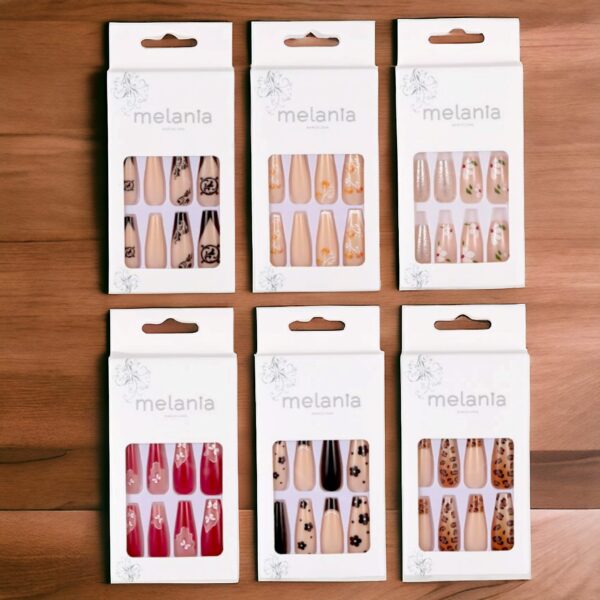 Lot de 12 packs de 10 Faux-Ongles longs et Adhésif