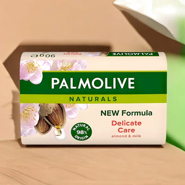 Lot de 12 : Savons Solides Enrichi au Lait d'Amande 90g - Palmolive